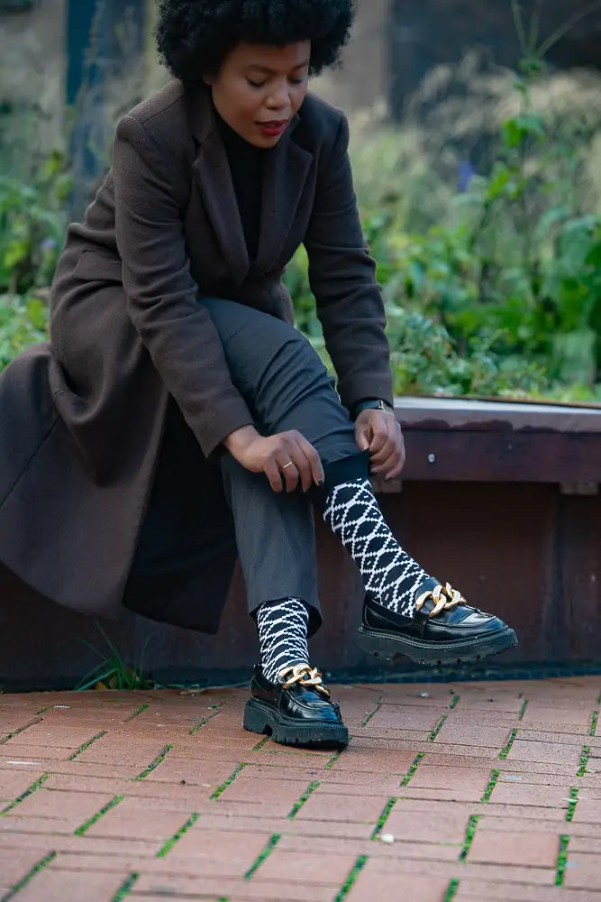 LOME BLACK AND WHITE SOCKS UK 4-8/EU 36-41